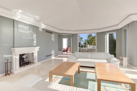 6 bedrooms House in Vallauris, France No. 75401 5