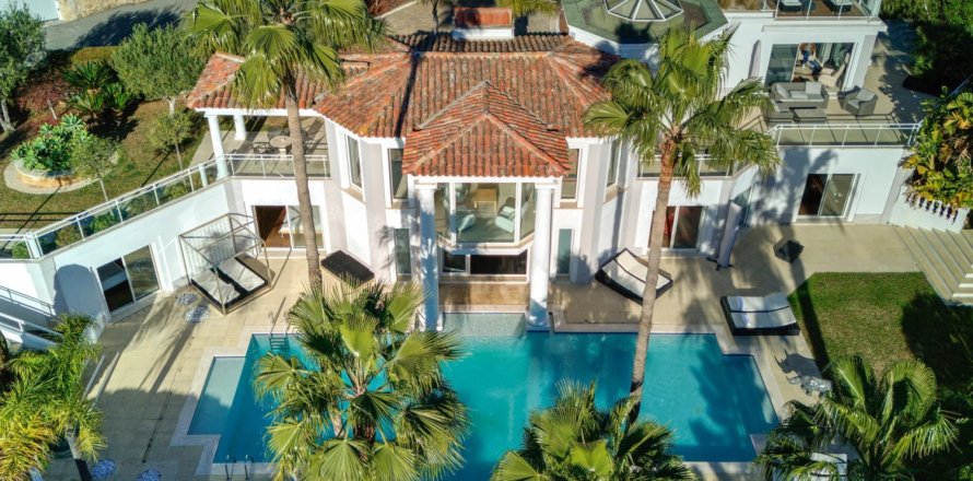 6 bedrooms House in Vallauris, France No. 75401