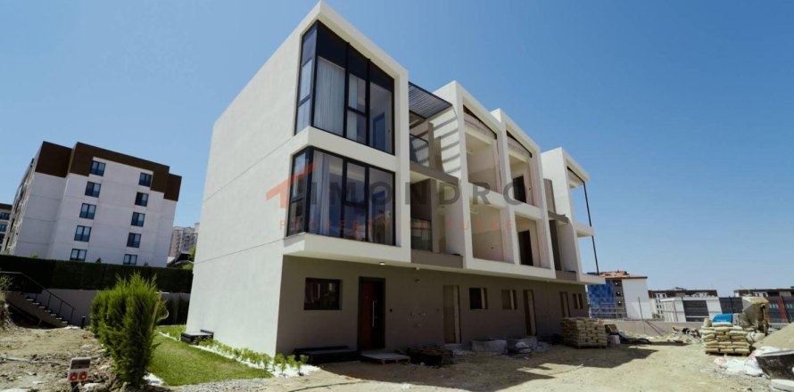 4 bedrooms Villa in Istanbul, Turkey No. 115535