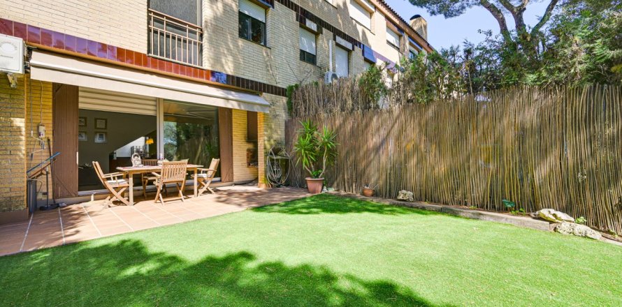 5 bedrooms Townhouse in Mataro, Spain No. 125435