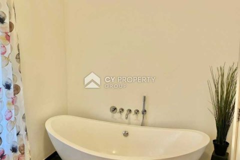 5 bedrooms House in Aradippou, Cyprus No. 46611 12