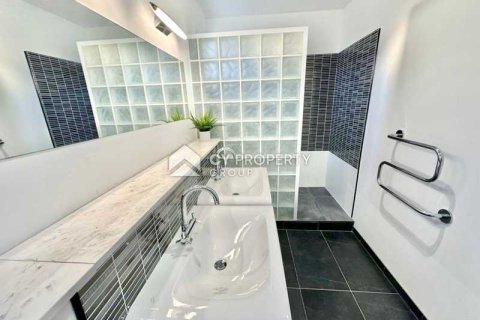 5 bedrooms House in Aradippou, Cyprus No. 46611 8