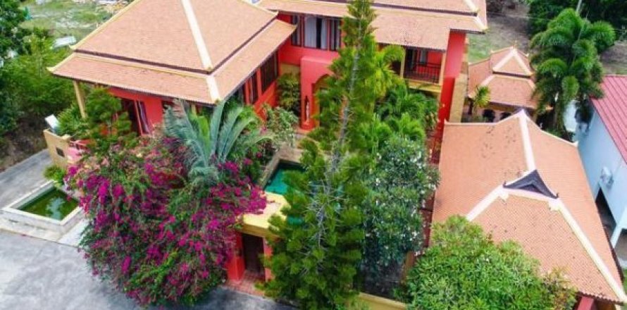 3 bedrooms Villa in Pattaya, Thailand No. 96582