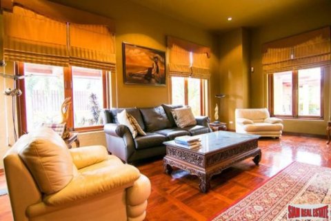 3 bedrooms Villa in Pattaya, Thailand No. 96582 8