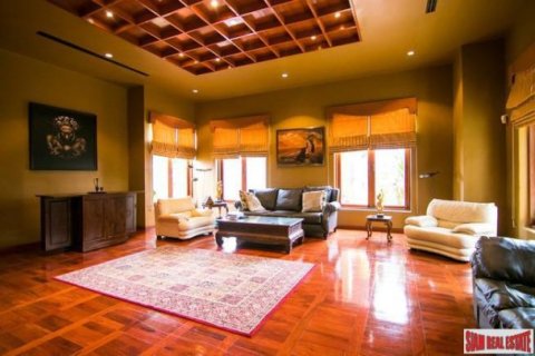 3 bedrooms Villa in Pattaya, Thailand No. 96582 6