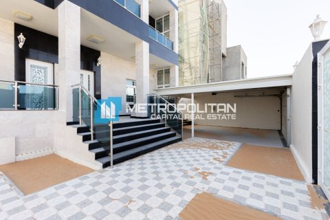 5 bedrooms Villa in Al Hadid W Al Solb Old Housing, Vietnam No. 89039 12