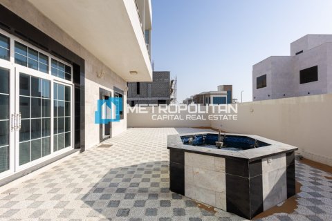 5 bedrooms Villa in Al Hadid W Al Solb Old Housing, Vietnam No. 89039 10