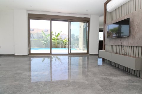 4 bedrooms Villa in Tan Xuan, Vietnam No. 11033 2