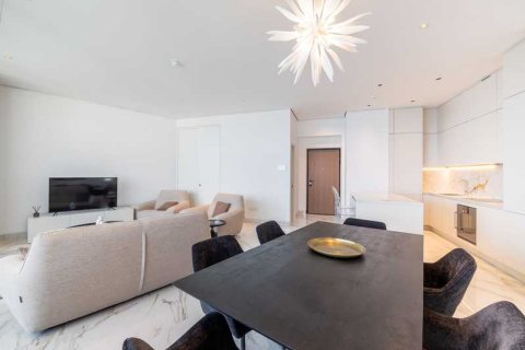 3 bedrooms Apartment in Limassol, Cyprus No. 103650 8