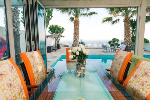 4 bedrooms House in Zygi, Cyprus No. 39780 3