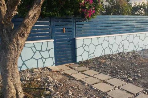 4 bedrooms House in Zygi, Cyprus No. 39780 1