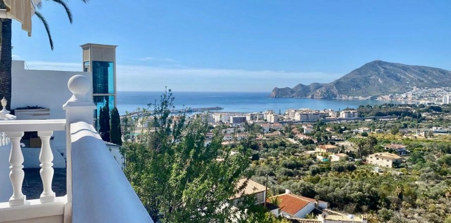 4 bedrooms Duplex in Altea, Spain No. 110629