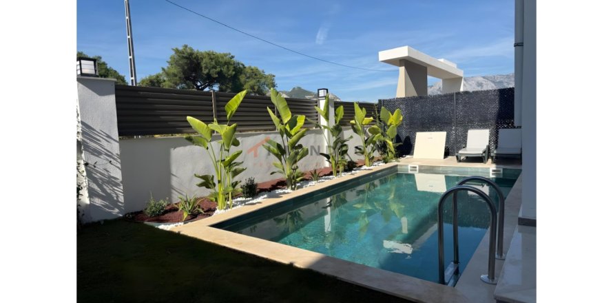 4 bedrooms Villa in Dosemealti, Turkey No. 124164