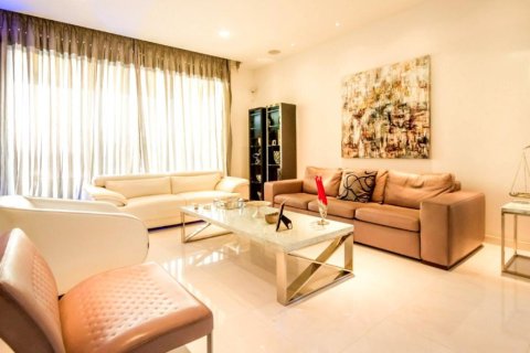 Вилла с 7 спальнями в Никосия, Кипр №105946 9