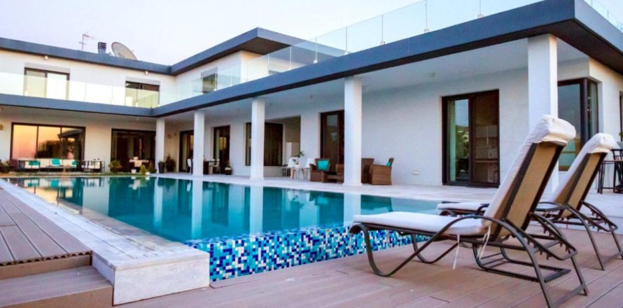 7 dormitorios Villa en Nicosia, Cyprus No. 105946