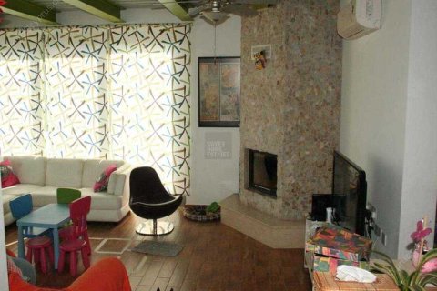 Дом с 4 спальнями в Айя Напа, Кипр №29644 7