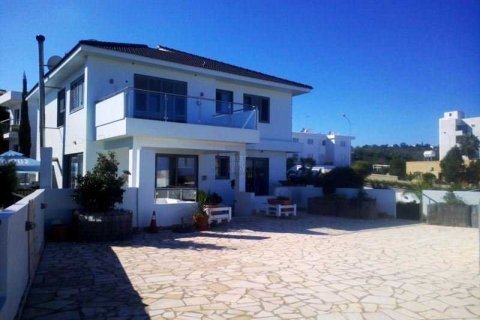 Дом с 4 спальнями в Айя Напа, Кипр №29644 3