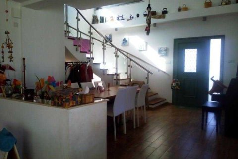 Дом с 4 спальнями в Айя Напа, Кипр №29644 9