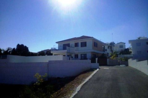 Дом с 4 спальнями в Айя Напа, Кипр №29644 2