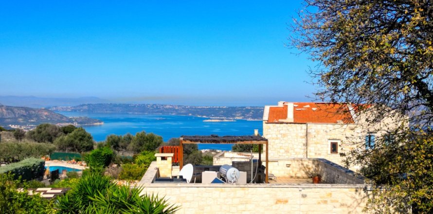 2 bedrooms House in Chania, Greece No. 104429