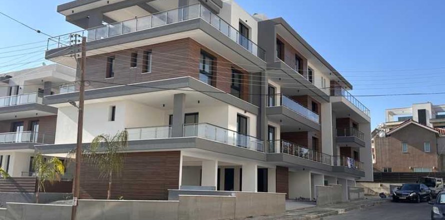 2 bedrooms Penthouse in Agios Athanasios, Cyprus No. 32214