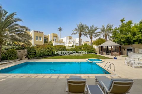 5 dormitorios Villa en Mudon, UAE No. 119699