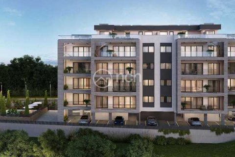 3 dormitorios Apartment en Germasogeia, Cyprus No. 40704 1