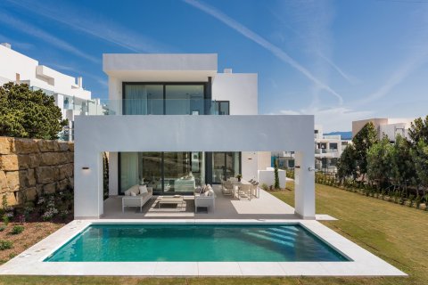 3 bedrooms Villa in Estepona, Spain No. 111602