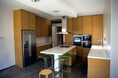 7 bedrooms House in Mesa Geitonia, Cyprus No. 76008 2