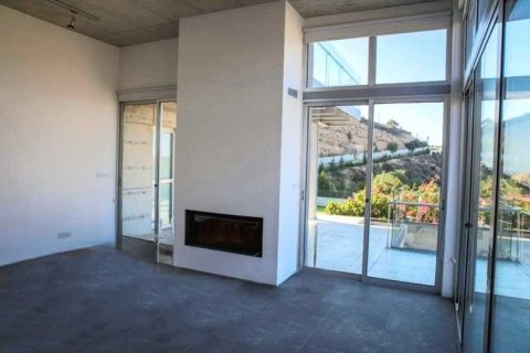 7 bedrooms House in Mesa Geitonia, Cyprus No. 76008 9