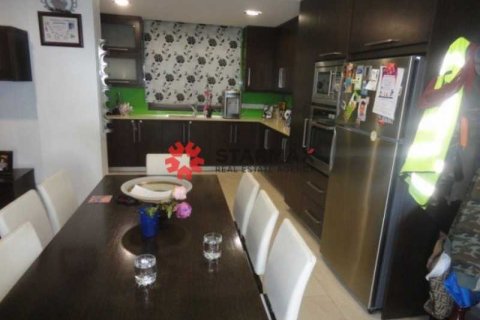 Дом с 4 спальнями в Арадипу, Кипр №82760 7