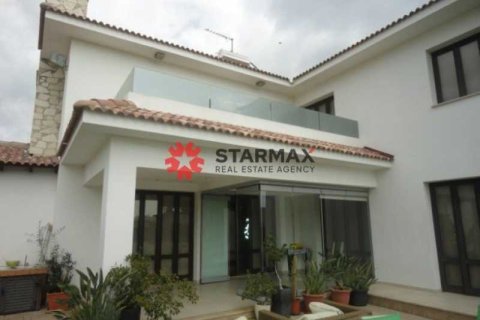 Дом с 4 спальнями в Арадипу, Кипр №82760 1