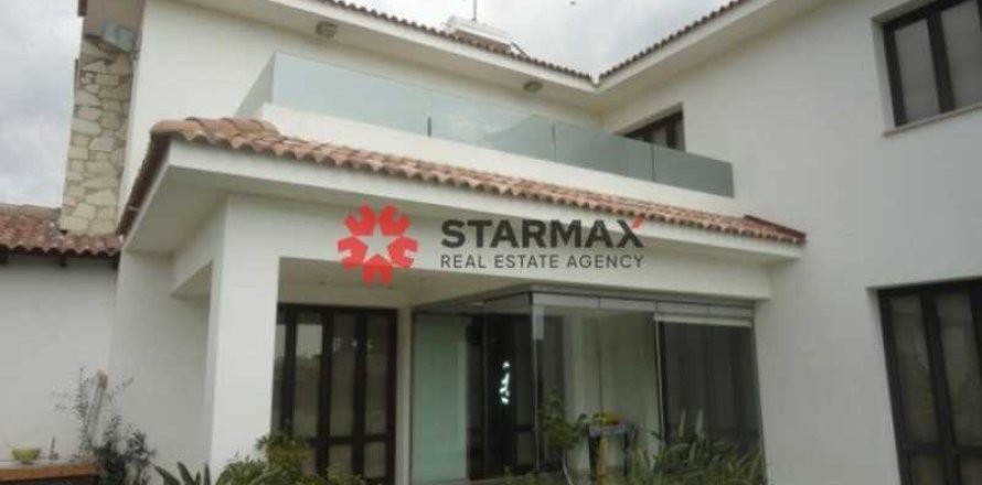 Дом с 4 спальнями в Арадипу, Кипр №82760