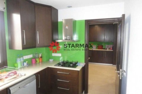 Дом с 4 спальнями в Арадипу, Кипр №82760 10