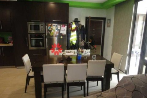 Дом с 4 спальнями в Арадипу, Кипр №82760 6