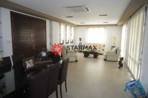 Дом с 4 спальнями в Арадипу, Кипр №82760 2