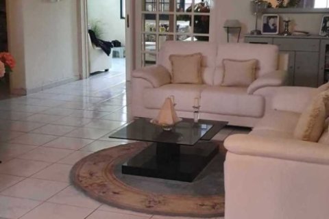 4 bedrooms House in Ypsonas, Cyprus No. 30542 2