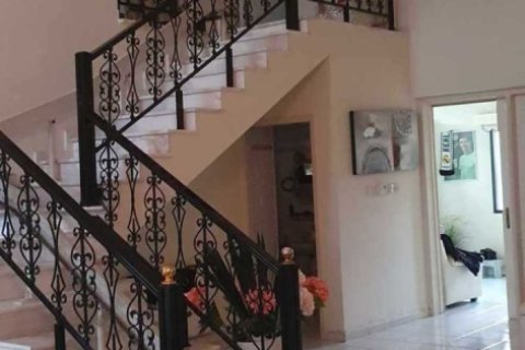 4 bedrooms House in Ypsonas, Cyprus No. 30542 1