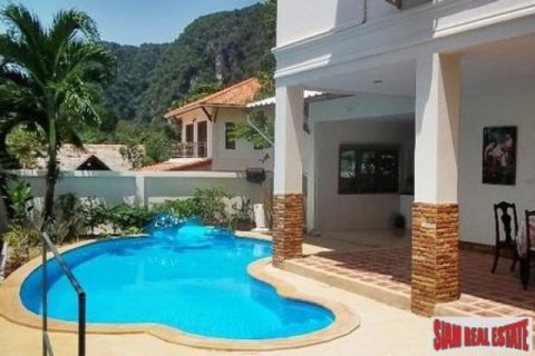 4 bedrooms Villa in Ao Nang, Thailand No. 95719 1