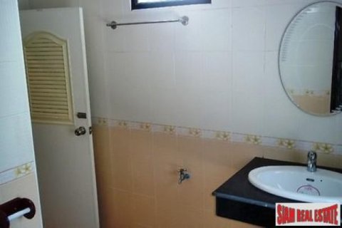 4 bedrooms Villa in Ao Nang, Thailand No. 95719 3