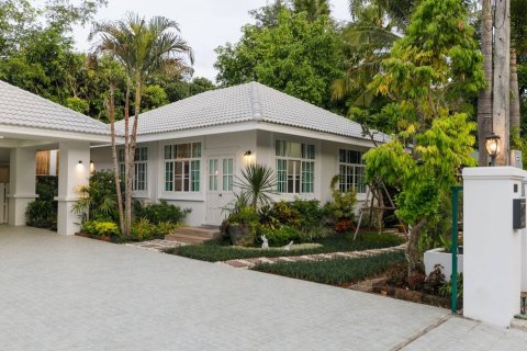 6 bedrooms House in Chiang Mai, Thailand No. 98183 14