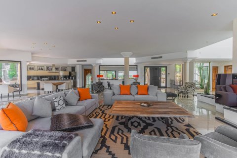 6 bedrooms Villa in Mougins, France No. 76722 7