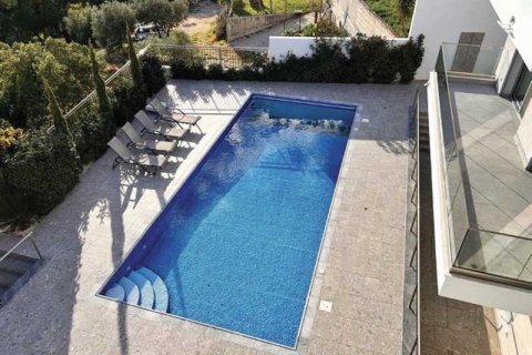 7 bedrooms Villa in Limassol, Cyprus No. 101044 1