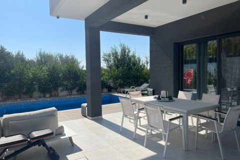 5 bedrooms Villa in Limassol, Cyprus No. 37895 4