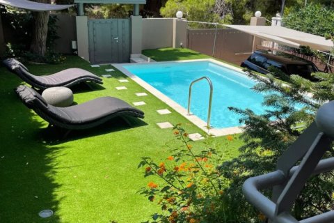 310m² House en Kalyvia Thorikou, Greece No. 107561 1