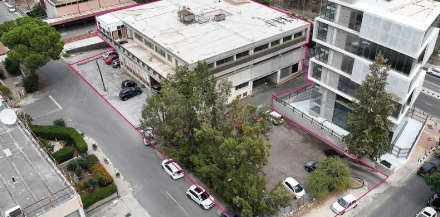 Commercial property in Strovolos, Cyprus No. 71065