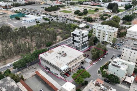 Commercial property in Strovolos, Cyprus No. 71065 3