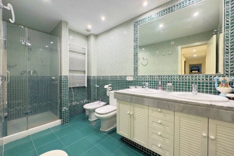 Недвижимость с 4 спальнями в Tay Giang, Вьетнам №83948 19