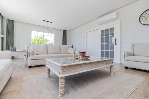 4 bedrooms Villa in Dao Huu Canh, Vietnam No. 14876 5