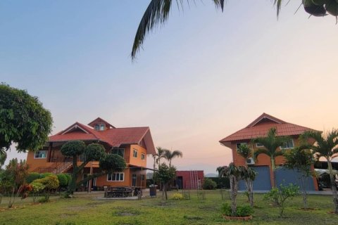 5 bedrooms House in Chiang Mai, Thailand No. 98191 1